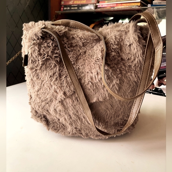 L A bagagerie imported fur bag - Picture 11 of 11